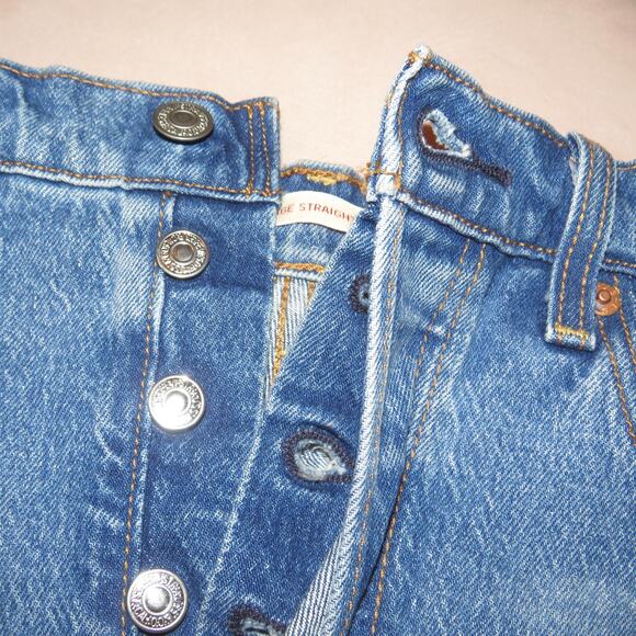 Levi’s Premium Medium Wash Distressed Ribcage Straight Ankle Jeans - Picture 9 of 15